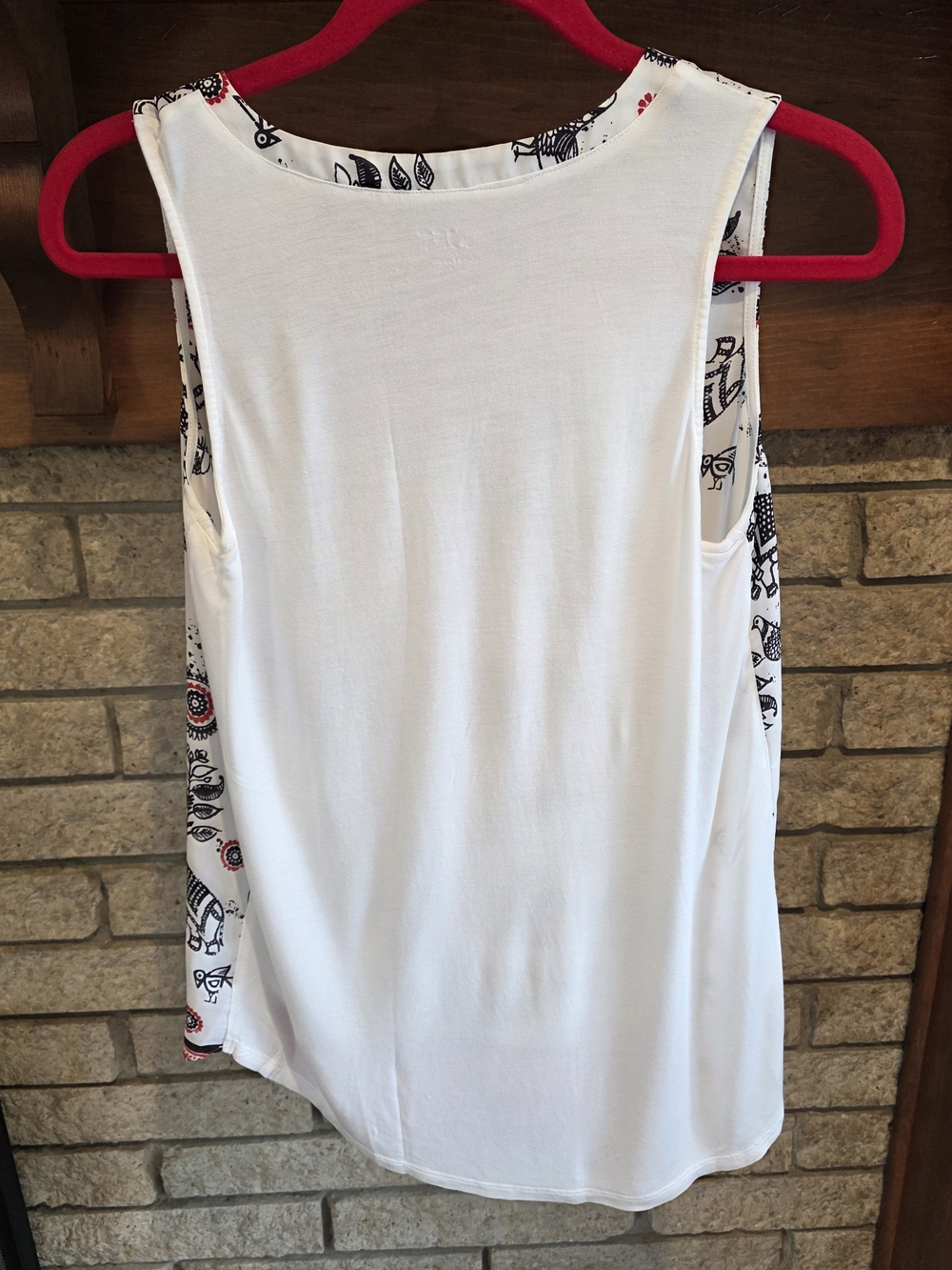 LOFT White Sleeveless Notch-Neck Camisole with Black & Red Elephant Motif Print - Picture 4 of 5